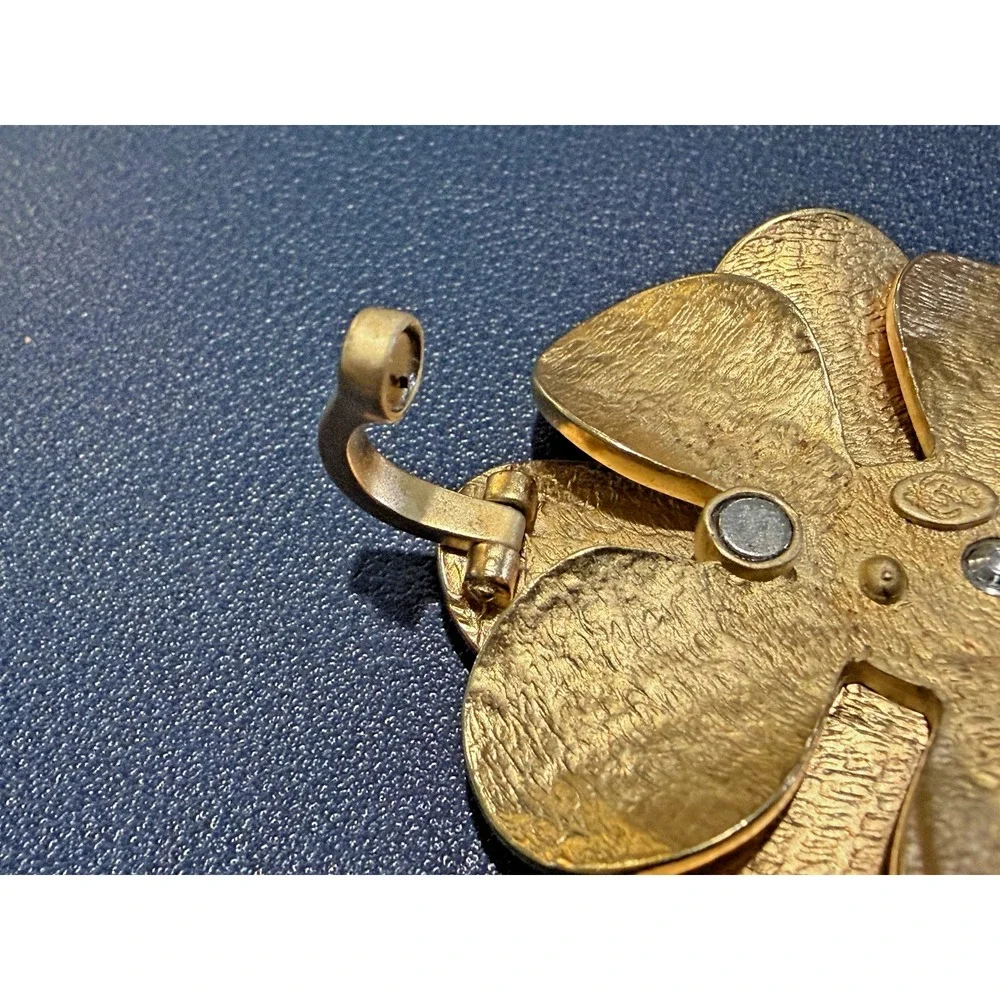 Vintage Gold Tone Flower Brooch Scarf Clip Clear Rhinestone Center